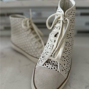 Tory Burch White Flower Perforated Leather High Top Sneakers Size 8.5